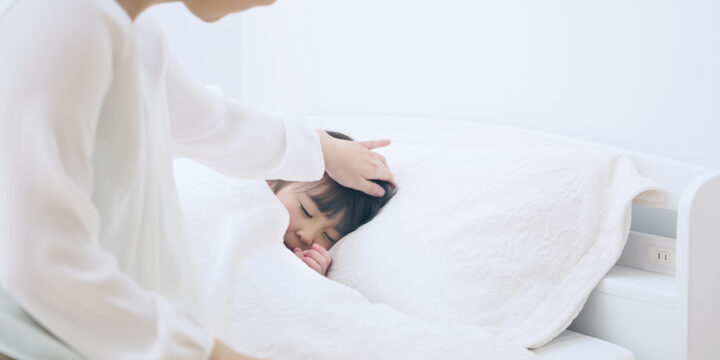 夜泣き・寝かしつけで悩むママ必見｜看護師が教える睡眠のコツと名古屋の一時保育活用法