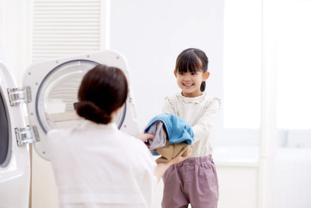 子どものお手伝いを習慣化する方法|ゲーム感覚で家事に参加できるコツ